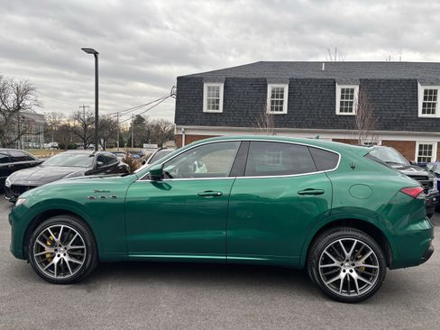 Used 2022 Maserati Levante Modena AWD/4WD image 2