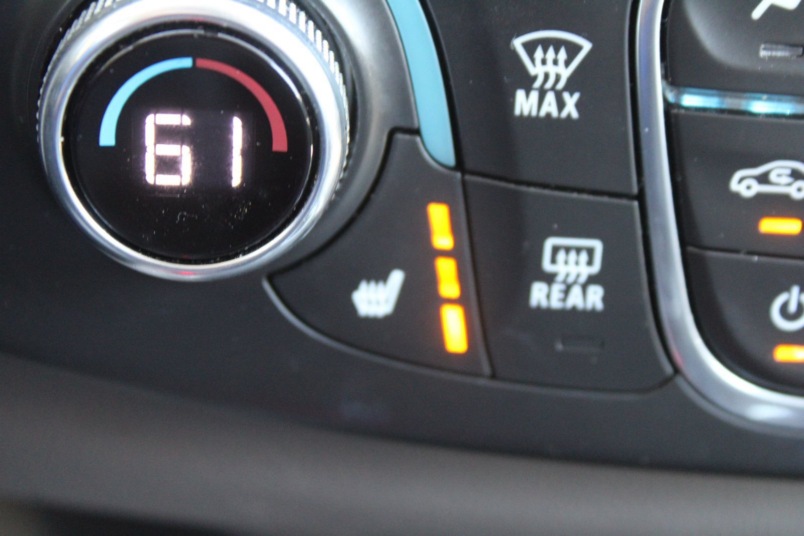 Used 2020 Chevrolet Traverse LT FWD image 43
