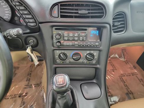Used 2001 Chevrolet Corvette Coupe RWD image 19