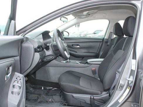 Used 2024 Nissan Sentra SV image 9