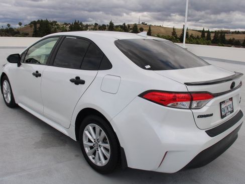 Certified 2024 Toyota Corolla LE w/ LE Convenience Package FWD image 5