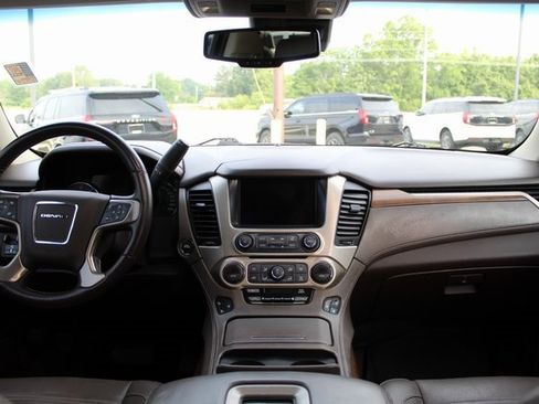 Used 2019 GMC Yukon Denali w/ Denali Ultimate Package AWD/4WD image 21