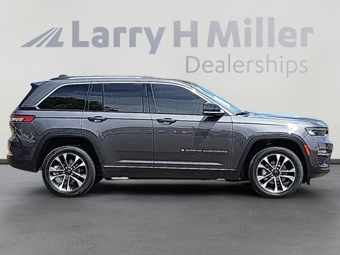 Used 2023 Jeep Grand Cherokee Limited w/ Luxury Tech Group II AWD/4WD image 6