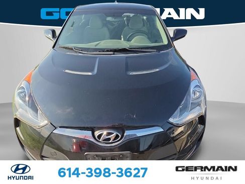Used 2013 Hyundai Veloster FWD image 2