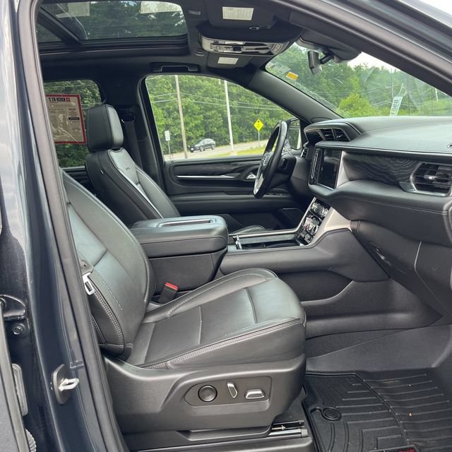 Used 2022 GMC Yukon XL Denali AWD/4WD image 12