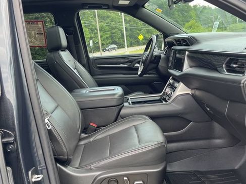 Used 2022 GMC Yukon XL Denali AWD/4WD image 12
