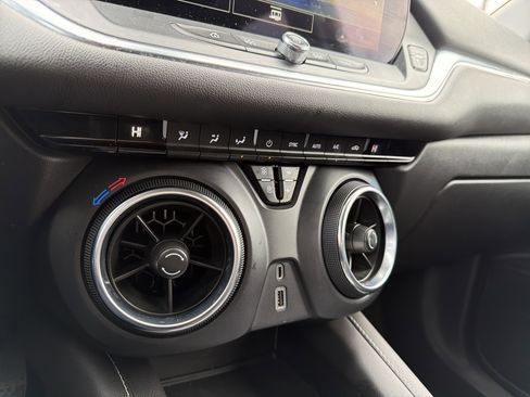 Used 2023 Chevrolet Blazer LT image 21