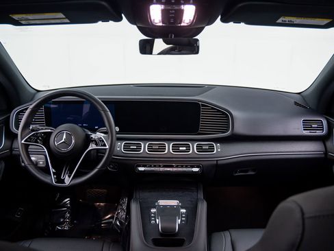 Used 2025 Mercedes-Benz GLE 350 4MATIC image 11