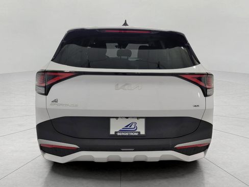 Used 2025 Kia Sportage LX image 24
