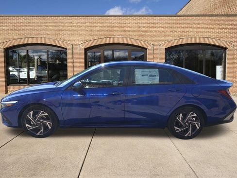 New 2025 Hyundai Elantra Sport image 7