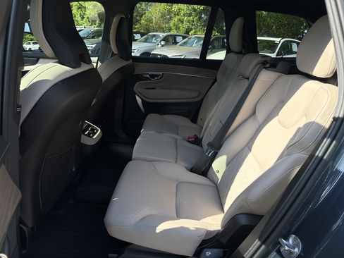 Used 2026 Volvo XC90 B6 Plus w/ Protection Package Premier AWD/4WD image 32