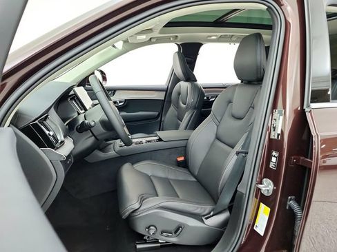 New 2026 Volvo XC90 T8 Ultra w/ Protection Package Premier AWD/4WD image 17