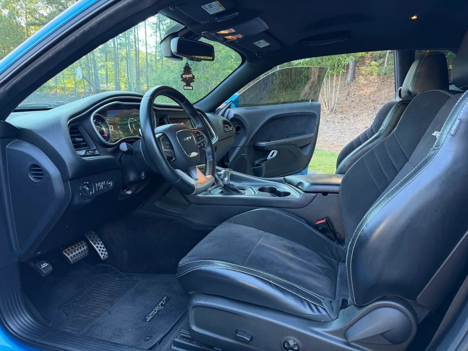 Used 2015 Dodge Challenger SRT w/ Technology Group RWD image 11