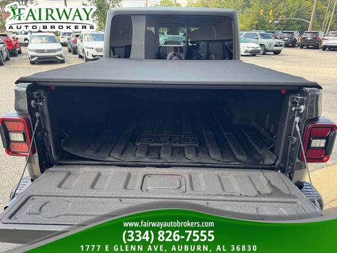 Used 2024 Jeep Gladiator Sport AWD/4WD image 25