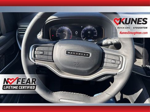 Used 2024 Jeep Wagoneer Series III AWD/4WD image 18