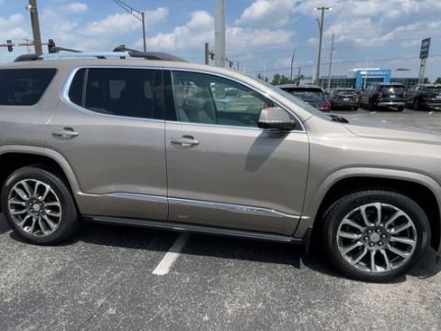 Used 2022 GMC Acadia Denali w/ Denali Ultimate Package AWD/4WD image 3