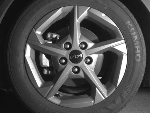 Used 2025 Kia K4 FWD image 12