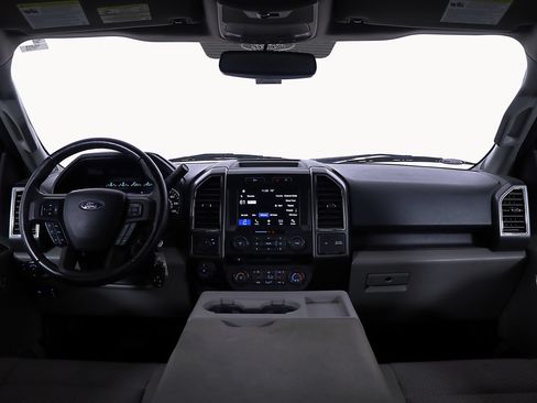 Used 2017 Ford F150 XLT w/ Equipment Group 302A Luxury RWD image 12