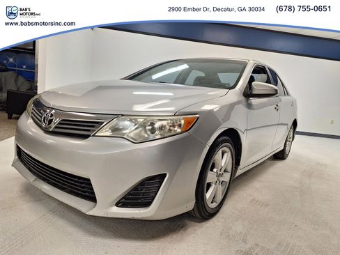 Used 2012 Toyota Camry FWD image 10