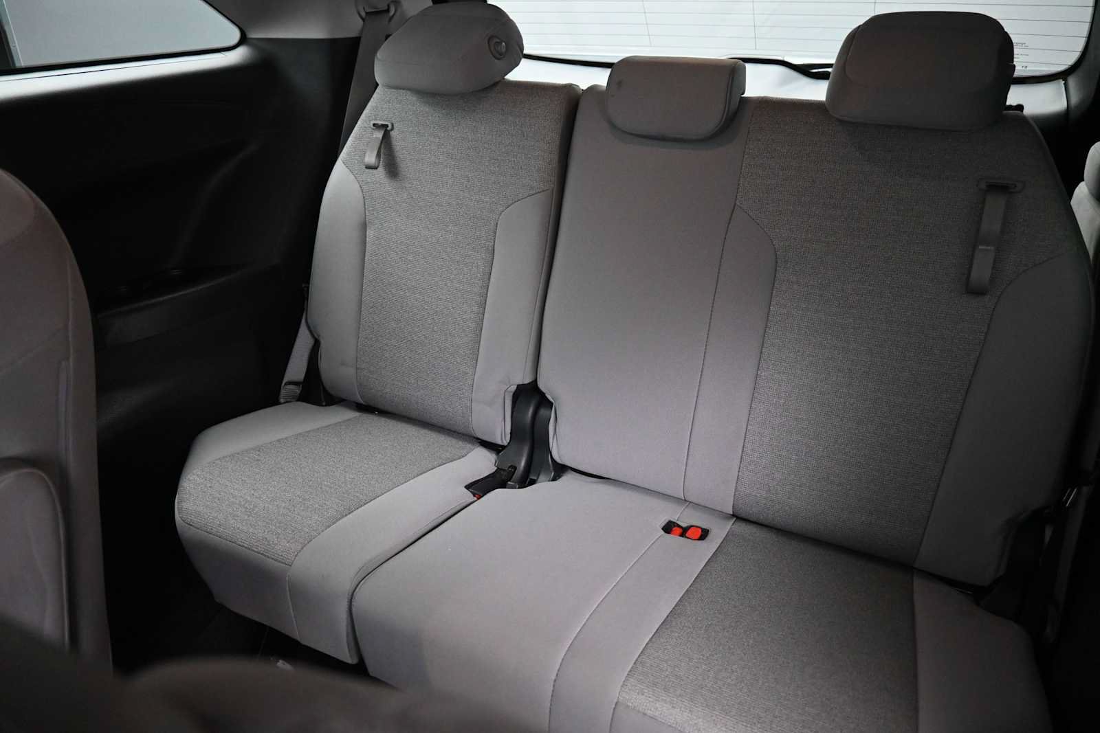 Certified 2025 Toyota Sienna LE FWD image 20