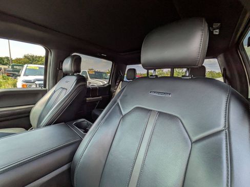 Used 2017 Ford F150 Platinum w/ Equipment Group 701A Luxury AWD/4WD image 15