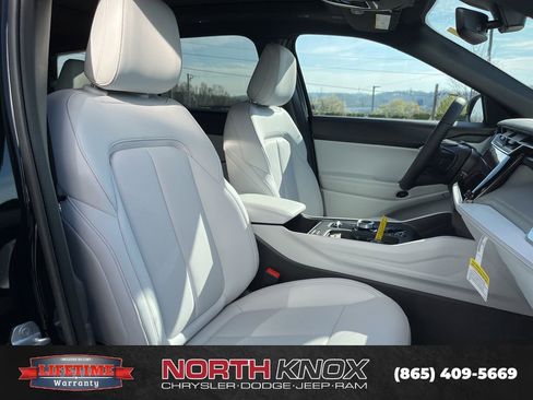 New 2026 Jeep Cherokee Limited image 27