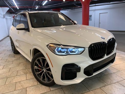 Used 2023 BMW X5 xDrive40i w/ Executive Package image 3