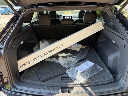 New 2026 Volkswagen Atlas Cross Sport SE AWD/4WD image 16