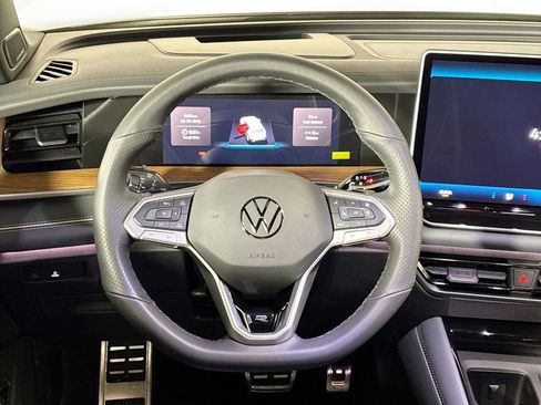 New 2026 Volkswagen Tiguan SEL R-Line image 13