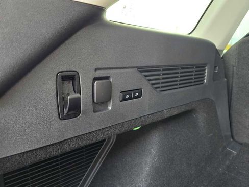 Used 2024 Lincoln Nautilus Reserve w/ Equipment Group 203A image 35