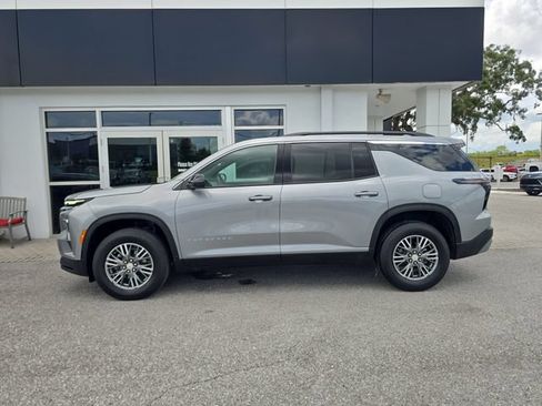 Certified 2026 Chevrolet Traverse LT FWD image 4