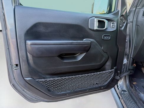 Used 2021 Jeep Gladiator Willys image 20