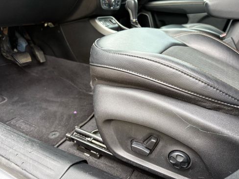 Used 2018 Jeep Compass Latitude w/ Popular Equipment Group FWD image 13