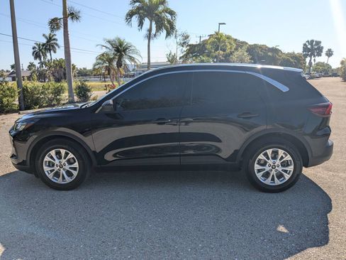 Used 2023 Ford Escape Active w/ Tech Pack #1 FWD image 7
