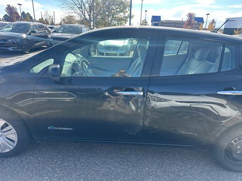 Used 2014 Nissan Leaf SV w/ LED & Quick Charge Package image 3