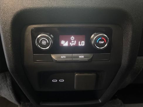 Used 2024 Chevrolet Traverse LT w/ Enhanced Driving Package AWD/4WD image 22