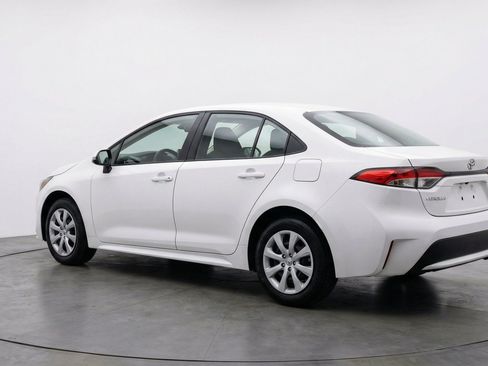 Used 2025 Toyota Corolla LE FWD image 6