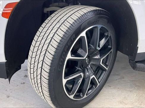 Used 2021 Chevrolet Suburban RST image 34