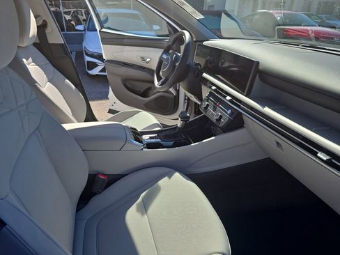 Certified 2026 Hyundai Tucson SE FWD image 10