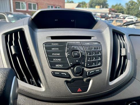 Used 2018 Ford Transit 250 148 Medium Roof RWD image 19