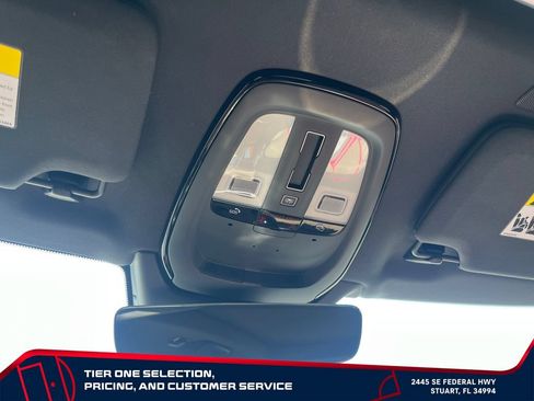 Used 2025 Volvo XC90 B6 Ultra w/ Protection Package Premier AWD/4WD image 32