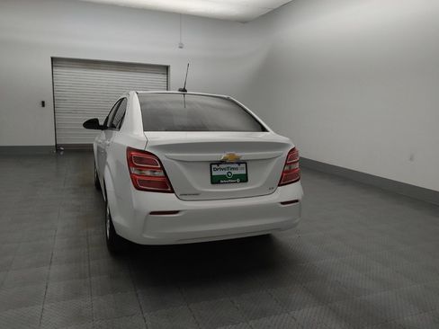 Used 2018 Chevrolet Sonic LT w/ Convenience Package image 6