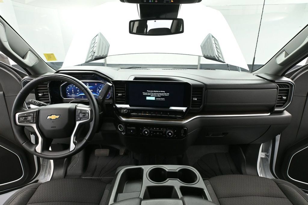 Used 2025 Chevrolet Silverado 3500 LT w/ Safety Package AWD/4WD image 19