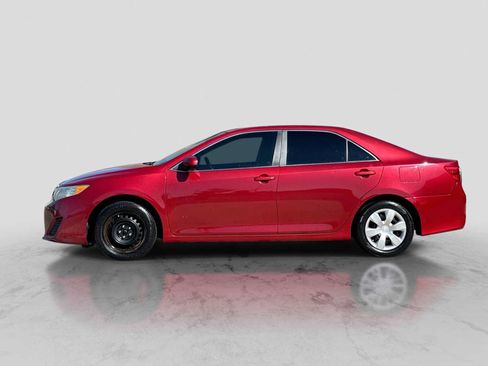 Used 2014 Toyota Camry FWD image 3