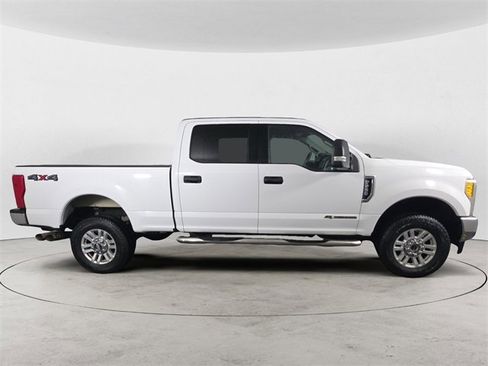 Used 2017 Ford F250 XLT image 6