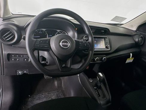 New 2025 Nissan Kicks Play S image 13