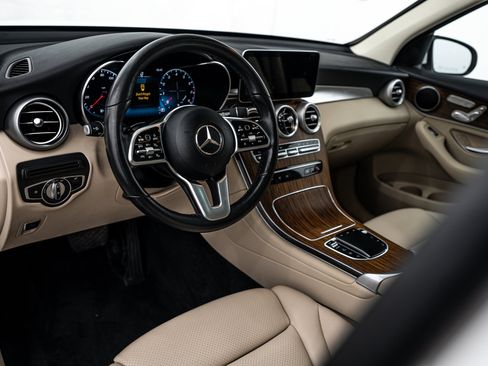 Used 2022 Mercedes-Benz GLC 300 4MATIC image 11