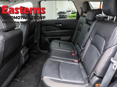 Used 2023 Nissan Pathfinder SL image 21