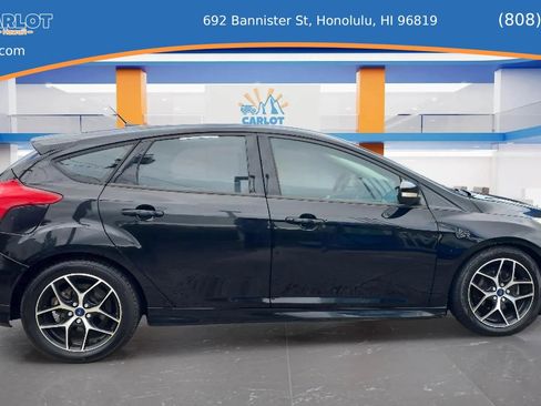 Used 2016 Ford Focus SE w/ SE Sport Package FWD image 8