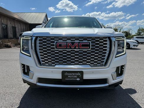 Used 2023 GMC Yukon Denali RWD image 9